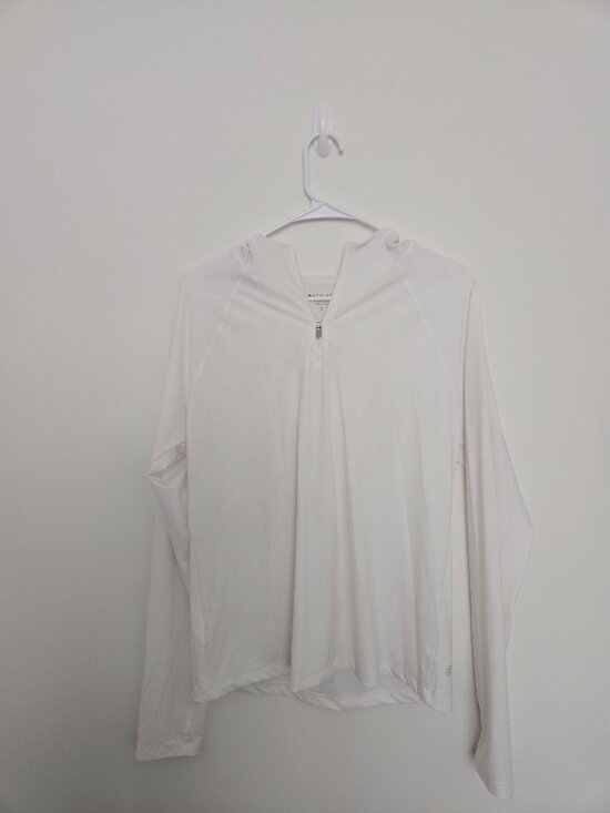 Athleta Tops - Athleta Lightweight White Long Sleeve Athletic Pullover